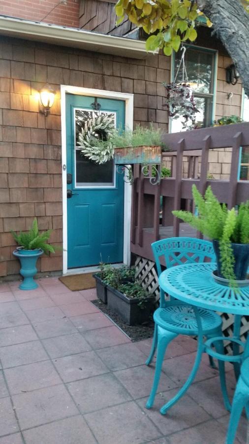 4047 Wyandot Street Apartment